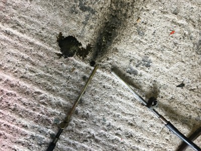 Air line used to blow old grease / dirt from outer cable